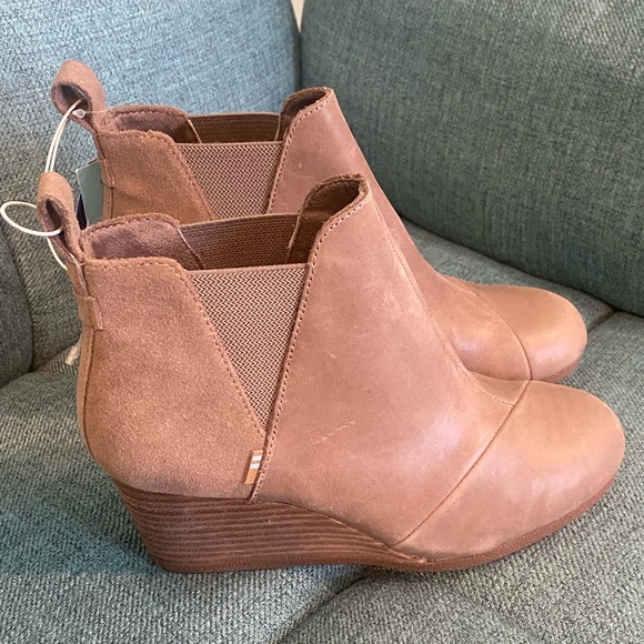NWT Toms Women’s Kelsey Boots in Taupe Grey Leather/Suede Size 7 - Picture 3 of 10